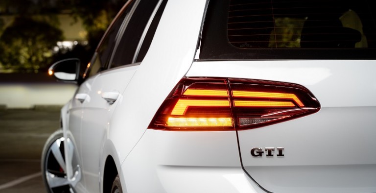 mk7.5 gti full crop feature